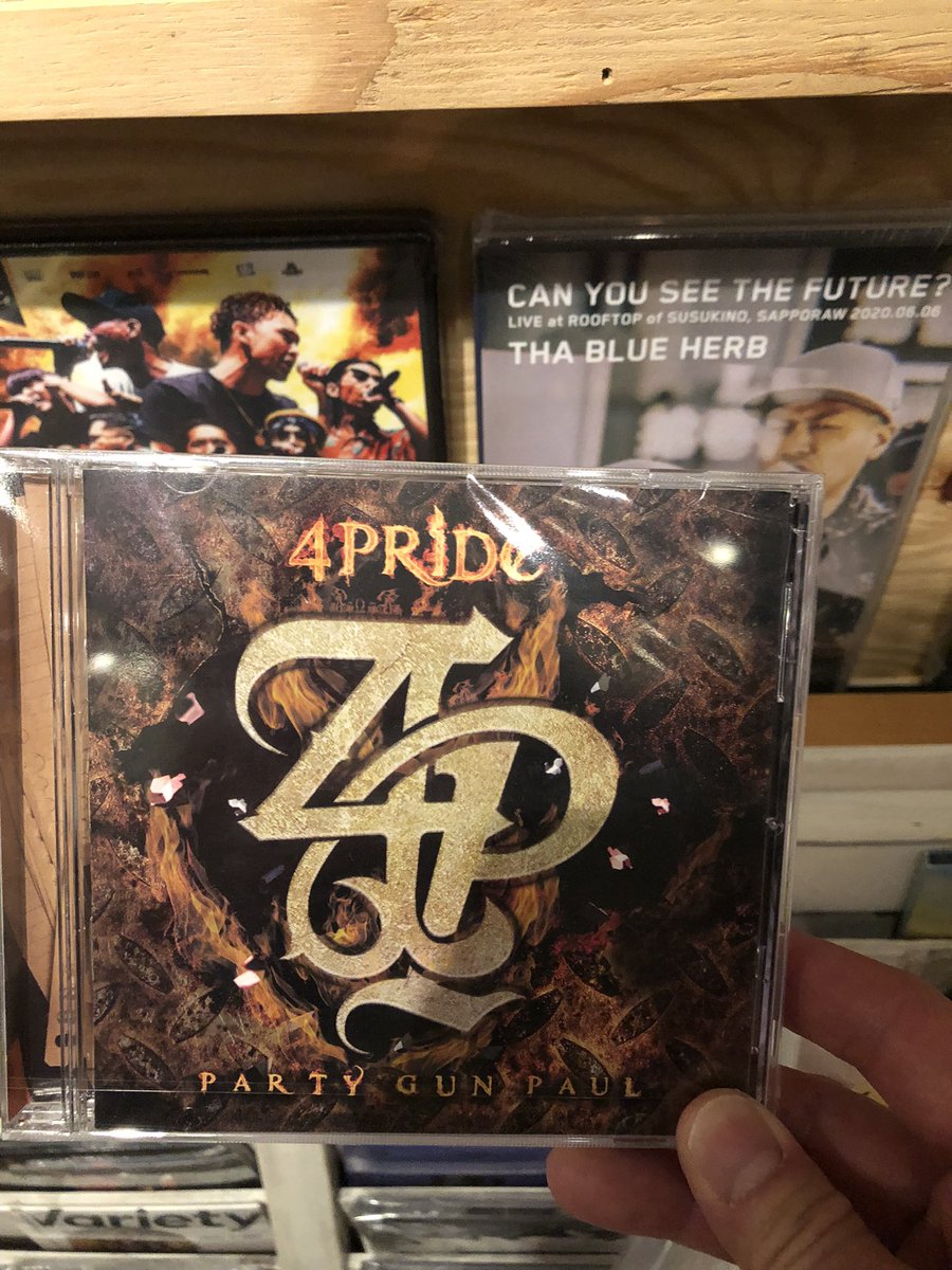 92HITOSHI's tweet photo. 久々に行けたCASTLE RECORDS
目的は4PRIDEさんのアルバム
生でLive見たいな〜🔥
#4PRIDE
#CASTLERECORDS https://t.co/kQre0jAhq7