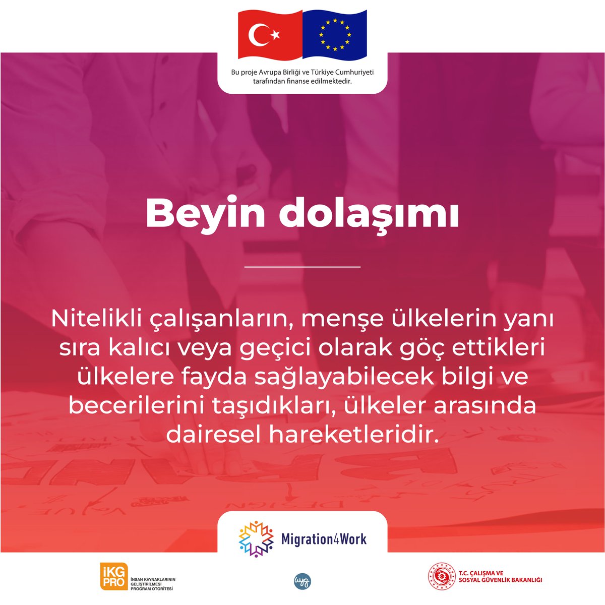 migration4work's tweet photo. Beyin dolaşımı sayesinde, gelişmekte olan ülkelerin, kendi ülkelerine dönmüş olsunlar ya da olmasınlar göçmenlerinin ve diaspora üyelerinin, kazandıkları becerilerden, bilgi birikiminden ve diğer deneyimlerinden faydalanması mümkün olmaktadır.
#migration4work #M4W #BeyinDolaşımı https://t.co/Up4tyrb1gf