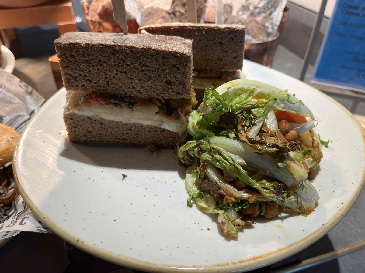 cateringbm's tweet photo. Food production is one of the most significant contributors to carbon emissions, so at this #PopUp we shared some incredible ways to use food items that might have otherwise been wasted. #EWTEIM #TalentedChefs #FundamentallyFood https://t.co/syaJsj2M2S