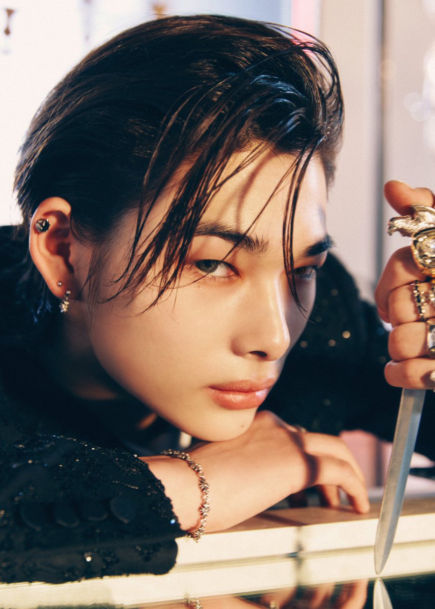 nrkcheolso's tweet photo. #NI_KI is just so damn beautiful he's so ethereal i mean the gaze, the visuals, the way he executes the character itself is INSANE 😩 https://t.co/X5ic5PPv53