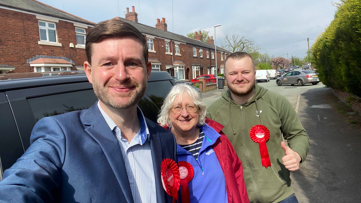 JimfromOldham's tweet photo. What a lovely day to go and vote! #VoteLabour #LocalElections https://t.co/h3iWfUSqiE