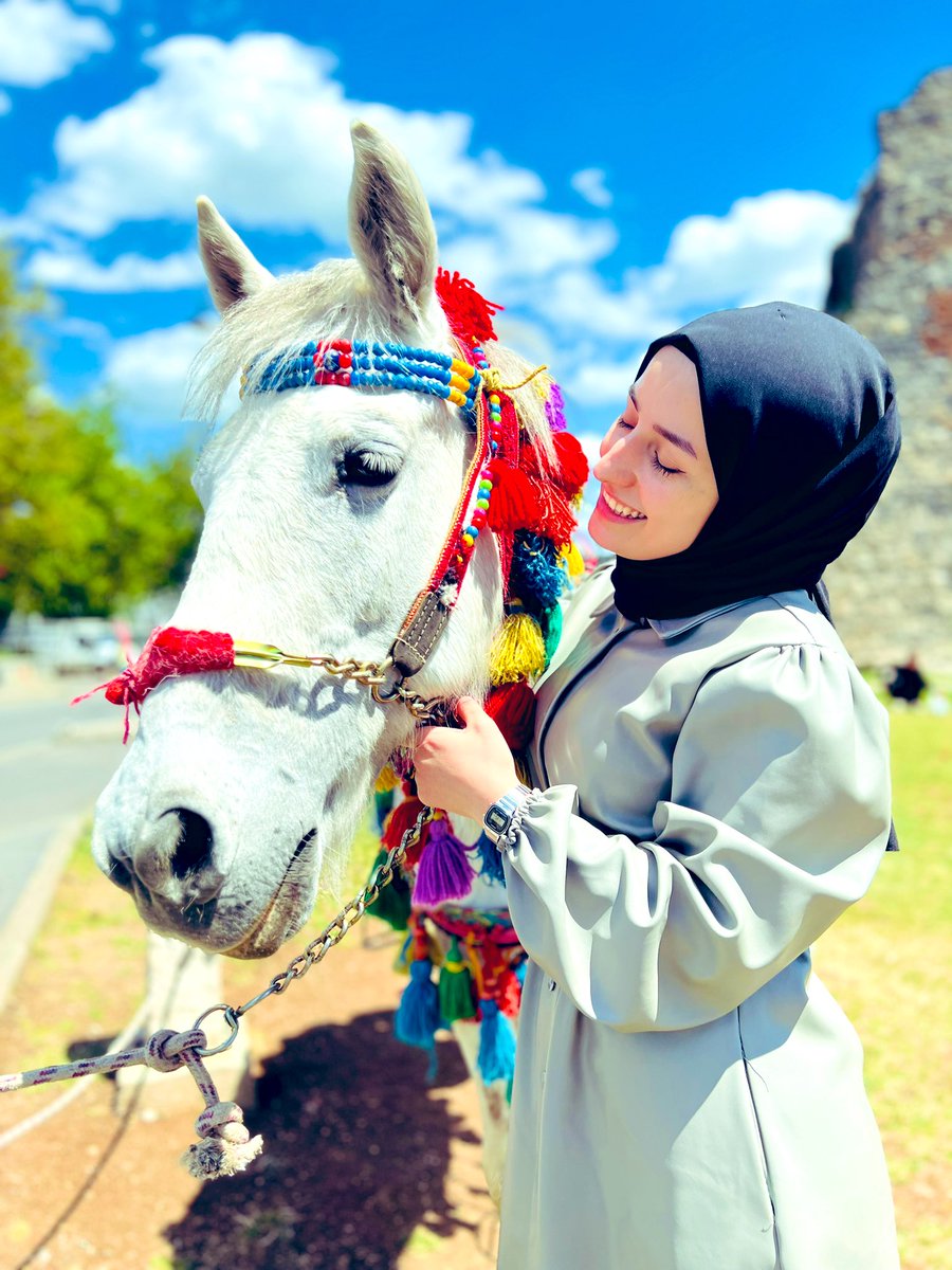 Melonica1's tweet photo. Herkesi dinle fakat duyduğun yalnızca yüreğinin sesi olsun🌻 https://t.co/Mq3y79FZH8