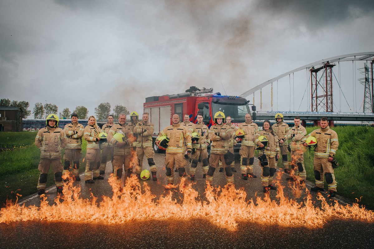 Vandaag valt de Internationale Dag van de Brandweer samen met de Dodenherdenking.

We herdenken de slachtoffers van oorlogsgeweld, alsook de brandweerlieden die hun leven hebben gegeven om anderen te beschermen.

Dank aan alle brandweermensen voor hun inzet en moedige daden. ❤️🧑‍🚒