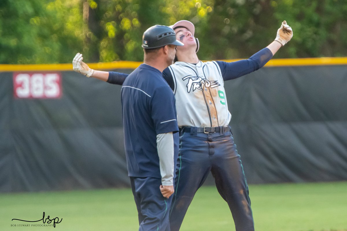 bobestew's tweet photo. Another win for @lrhs_pridebsb with @ryanmanningg throwing a complete game. Good time to be on a roll!
@BillyRayRutled1 @C_Lanford12 @langlois_tanner @leesvilleroadhs https://t.co/qxMFD2NxYJ