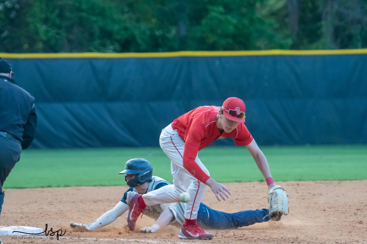 bobestew's tweet photo. Another win for @lrhs_pridebsb with @ryanmanningg throwing a complete game. Good time to be on a roll!
@BillyRayRutled1 @C_Lanford12 @langlois_tanner @leesvilleroadhs https://t.co/qxMFD2NxYJ