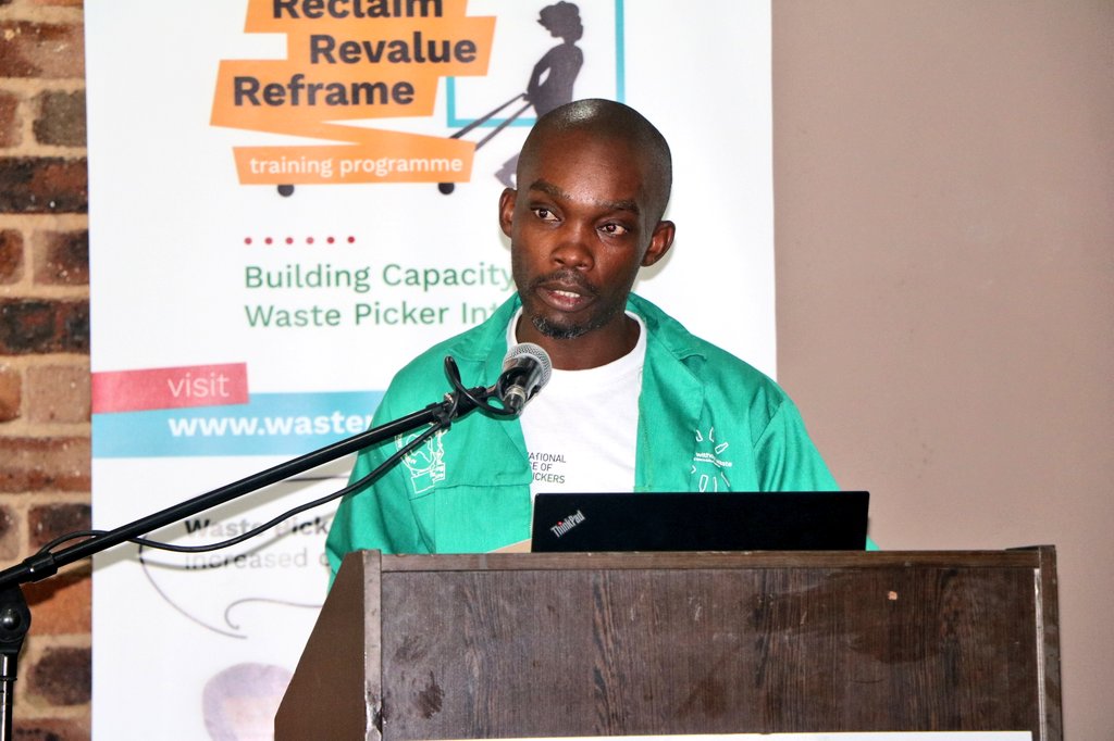 environmentza's tweet photo. Representatives from African Reclaimers Organisation (ARO), Mr Luyanda Hlatshwayo &amp; South African Waste Pickers Association (SAWPA), Ms Maditlhare Koena presenting about how they work &amp; can contribute towards #WastePickerIntegration #Recycling https://t.co/LW2dNsPxwn