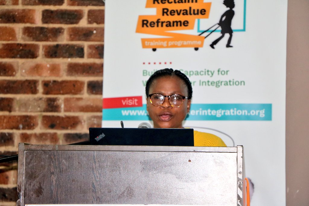 environmentza's tweet photo. Representatives from African Reclaimers Organisation (ARO), Mr Luyanda Hlatshwayo &amp; South African Waste Pickers Association (SAWPA), Ms Maditlhare Koena presenting about how they work &amp; can contribute towards #WastePickerIntegration #Recycling https://t.co/LW2dNsPxwn