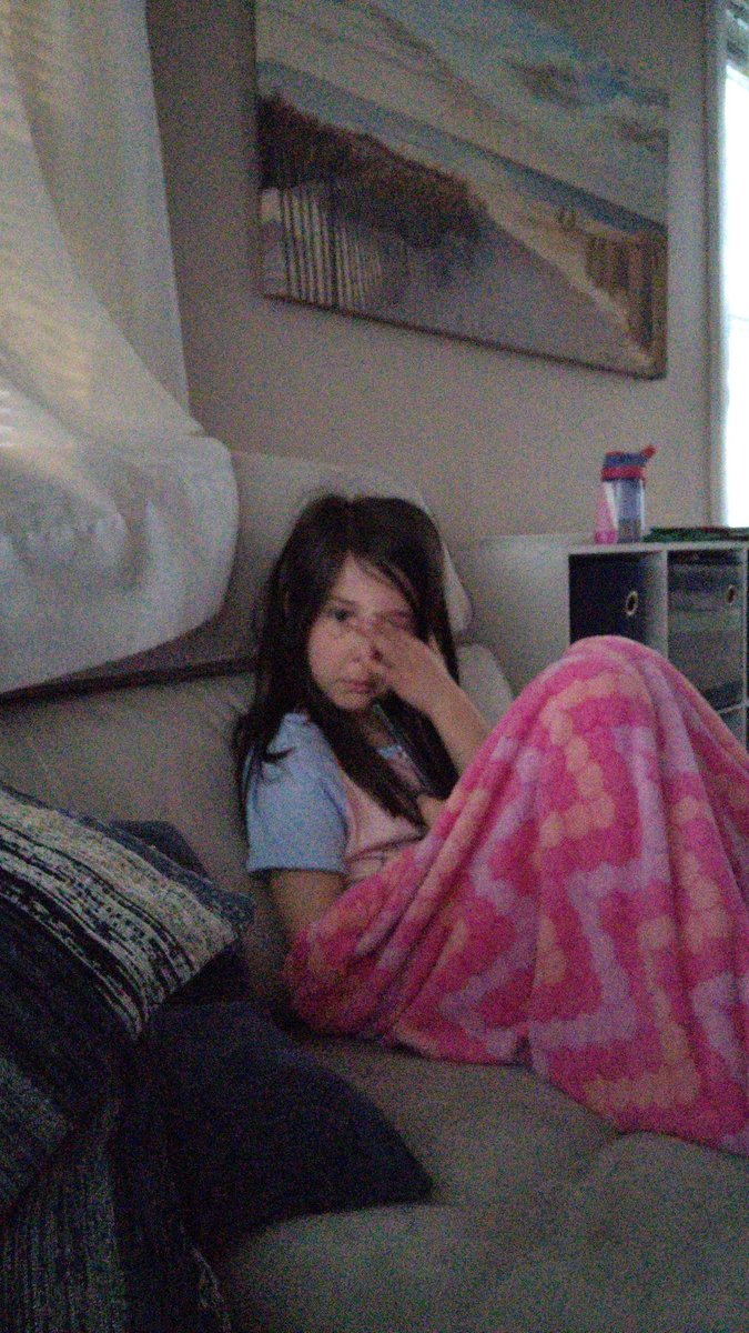 joelshapiro20's tweet photo. @HeartEyes4Brady Good Morning RK. Grace doesn't know what day it is either. #StayedUpTooLate https://t.co/VppnXfuW1E