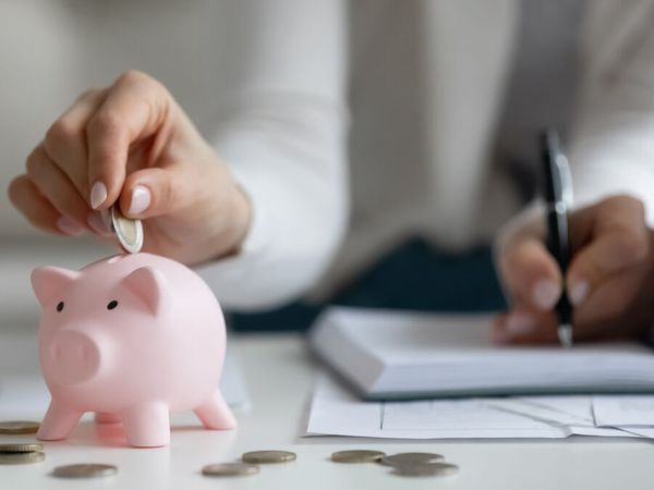 topsante's tweet photo. Frais de santé : la moitié des Français utilisent ces 4 stratégies pour payer moins cher, les connaissez-vous ? https://t.co/4HNOvldfRd https://t.co/oRsBjiC6EY