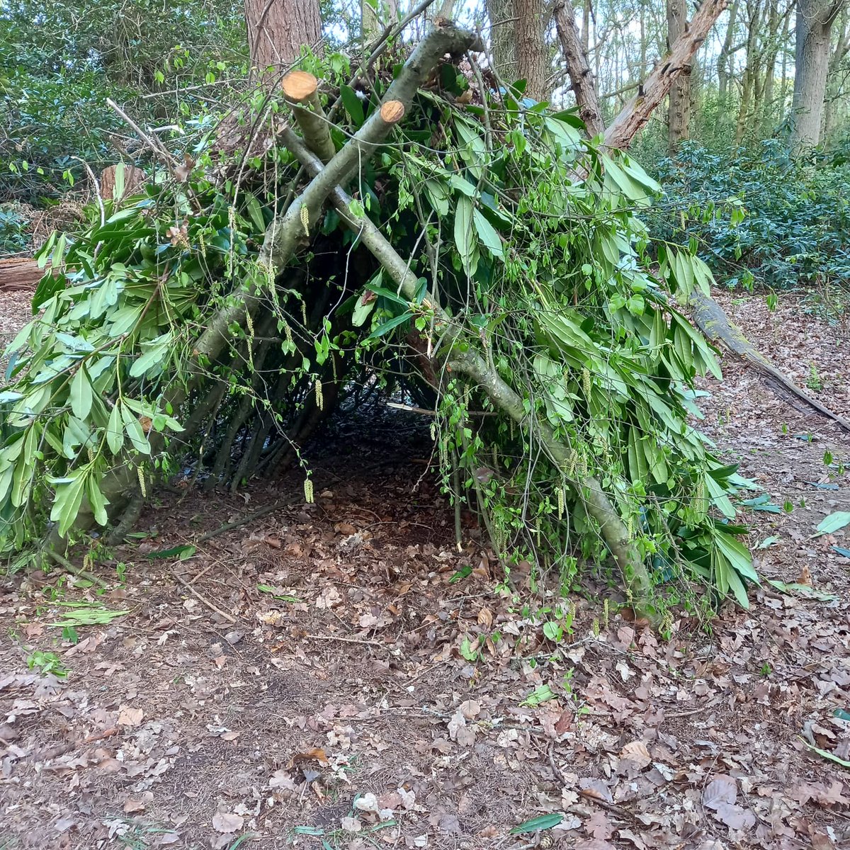 BigHatBushcamp's tweet photo. Our Family Bushcraft Weekends kicked off on Saturday; camp construction (bashes and hammocks), shelter building, fire lighting, campfire cooking, and woodcarving.
Next is 27-28 May.
Email info@bighatbushcamp.co.uk to book or find out more.
https://t.co/yFw21xJFph https://t.co/tMmJL9rKUE