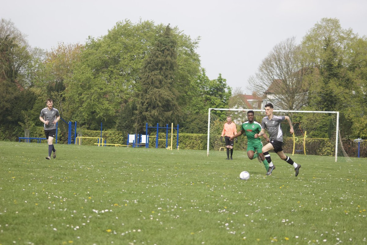 AlmondTreeFC1's tweet photo. 📸 Some action shots from Sundays win over @TrollCampbellFC as we complete the league double over Troll

Photos courtesy of @laurr_oxox https://t.co/zqO1UqtQRu
