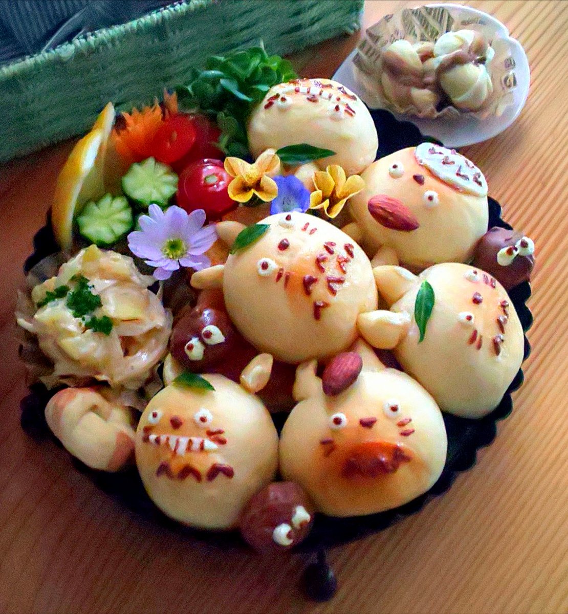 _Kururu_R's tweet photo. 🥙o(◍︎´꒳`◍︎) 焼けました ꕤ 🥗
#手作りパン #パン作り #サラダ
#おうちごはん #トトロパン #夕食 
メインはパスタなのに🍝急げーｯ💦 https://t.co/6zZ1h1fbfS
