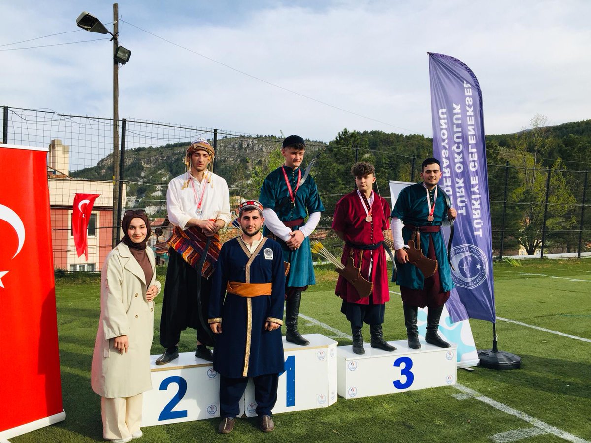 İlçemiz Anadolu İmam Hatip Lisesi öğrencisi Emirhan YAVUZ  Kütahya'da yapılan Geleneksel Türk Okçuluğu Yarışmasında il ikincisi olmuştur.Öğrencimizi,ailesini tebrik eder,çalıştırıcısı Ortaca İmam Hatibi Hasan Hüseyin AKDAŞ'a teşekkür ederiz.