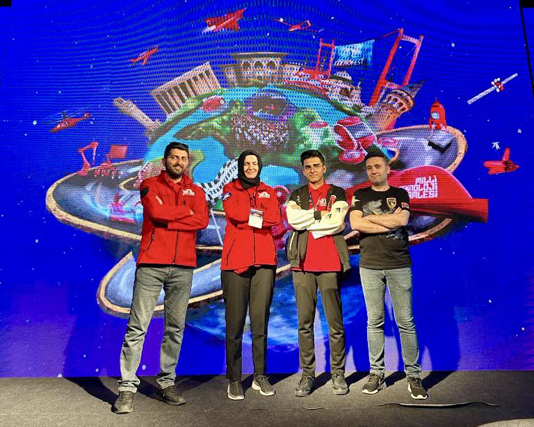 KodeliProjesi's tweet photo. Teknofest 2023 Eğitim Teknolojileri  kategorisinde 2.lik alan Yücel Boru Fen Lisesi öğrencilerimizi tebrik ediyor ve başarılarının devamını dilliyoruz. 😊👏🏼
#kodeliprojesi #teknofest2023 https://t.co/TwLetdwIDQ