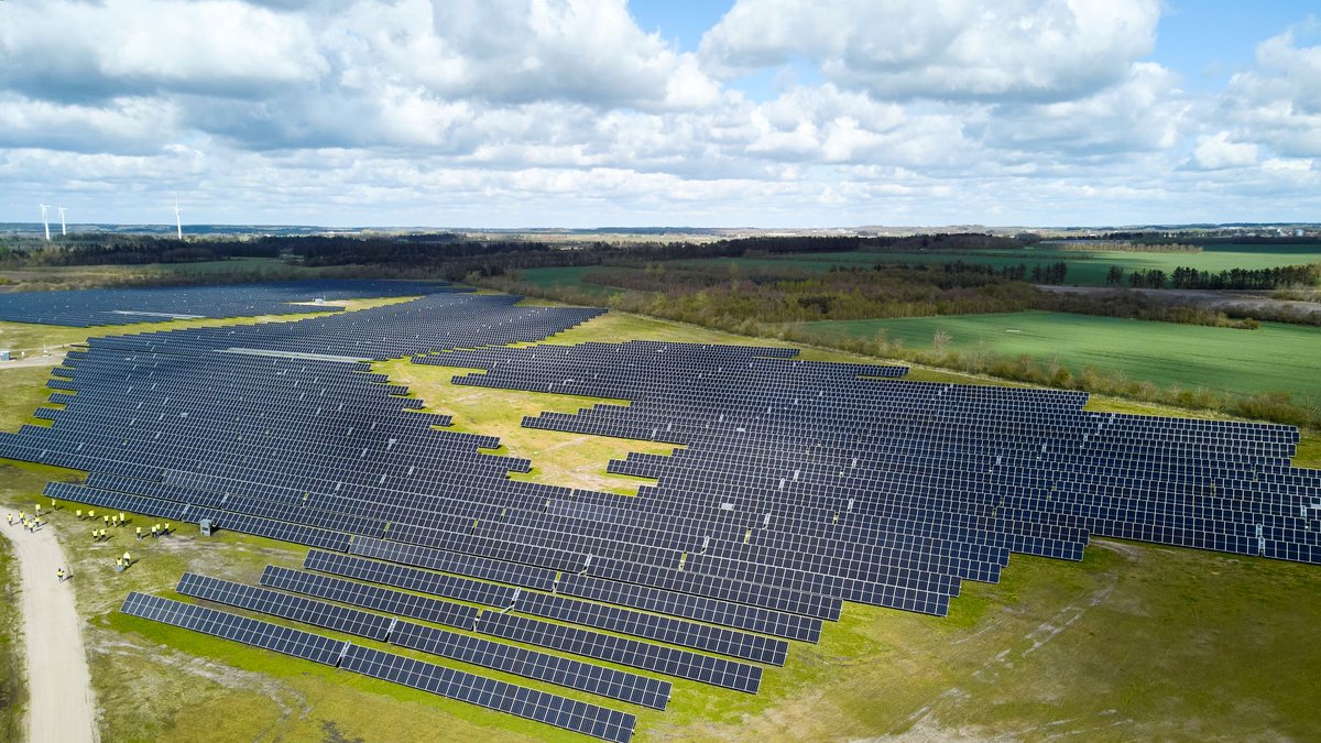 Last Thursday, the inauguration of our solar 🔆 park M01A (12.6 MWp) took place in Ringkøbing, Denmark. 
Together with partners, residents and part of the #Encavis team, we exchanged ideas, toured the solar park and had a good time while enjoying delicious food and drinks.