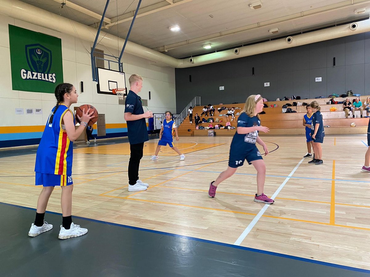 AIS_JrSecondary's tweet photo. This week our Under 10 and 12 girls competed at the EISSA basketball competition. We placed 4th in both divisions, which is an exceptional result for teams containing girls mostly new to the sport.
Well done AIS Sandstorm!🏀
#AISCommunity #AISSports #AISHPE https://t.co/cXLWrB1yZq