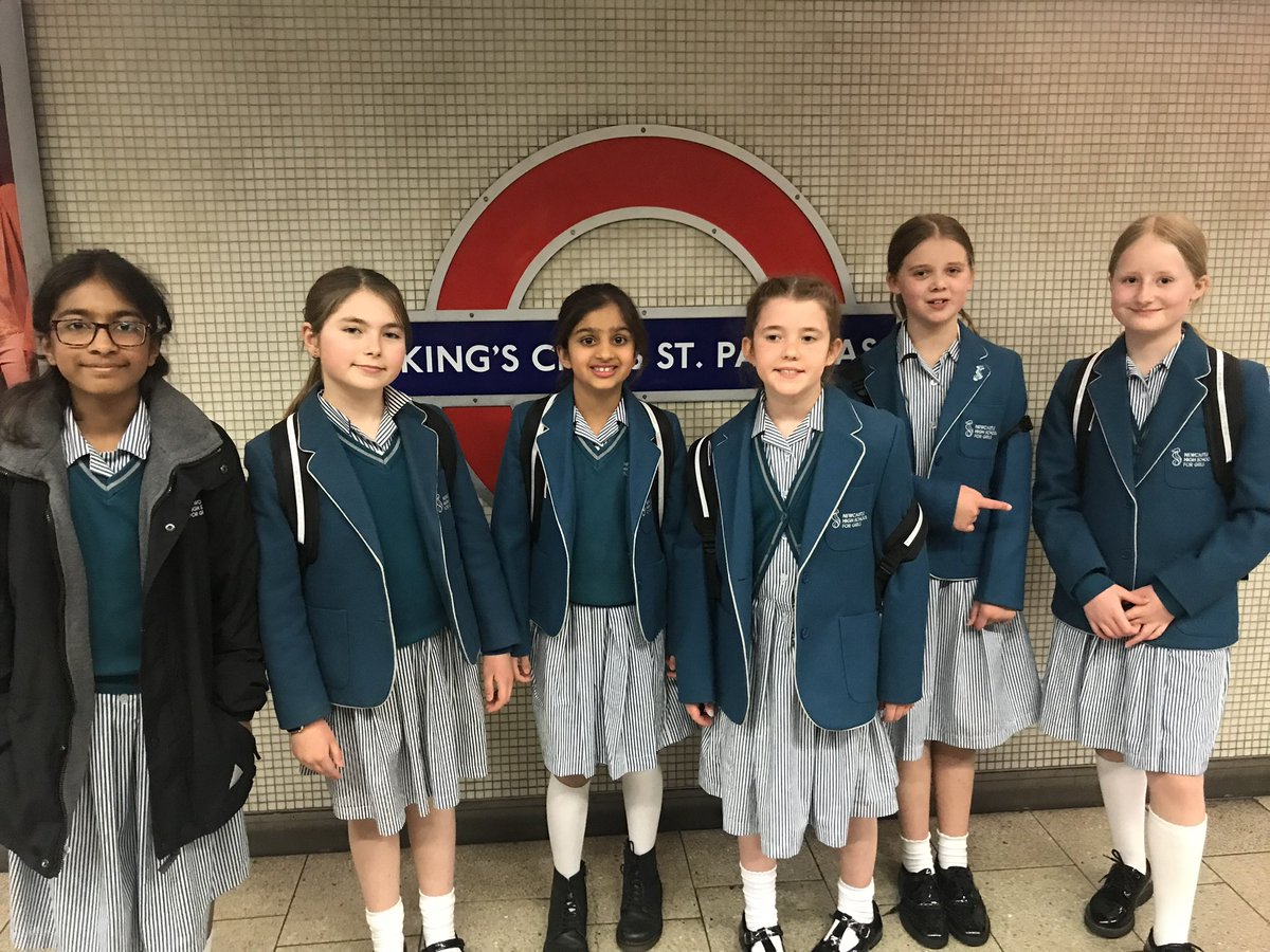 NHSGJnrHead's tweet photo. Meanwhile, in London, our Y5 @NewcastleHigh representatives have arrived safely at the @GDST Shakespeare Day at the Globe. There is an exciting day of workshops ahead, including an exploration of key female roles in Shakespeare’s plays. Have a fabulous day, girls! https://t.co/i9RW3pd0uY