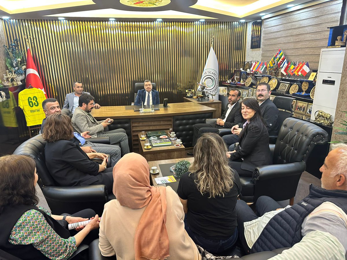 YSP Şanlıurfa Milletvekili Adayı <a href="/FeritSeny/">Ferit Şenyaşar</a> ve İl yönetiminin SANKON İl Başkanlığına yapmış olduğu ziyaretten dolayı teşekkür ederiz. <a href="/avrahsan/">Rahşan Yazar</a> <a href="/resat_yazar/">Reşat Yazar</a> <a href="/MehmetAliAkba12/">Mehmet Ali Akbaş</a>