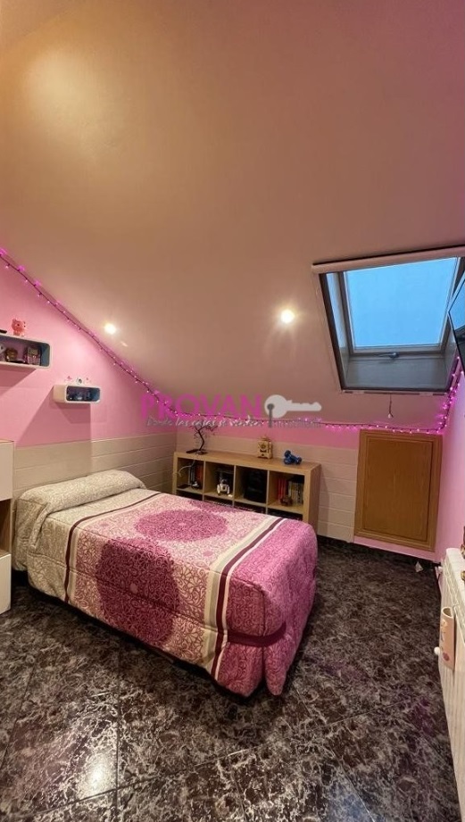 Provan Inmobiliaria en Torrejón, os presenta este magnífico dúplex en Pozuelo del Rey, Madrid. Con 5 habitaciones y garaje incluido.
🏡149000 ☎️916 78 21 09 
🌐provan.info/ficha/duplex/p…
#provaninmobiliaria #inmobiliariaentorrejon #realestateinspain #comproduplex #compropisotorrejon