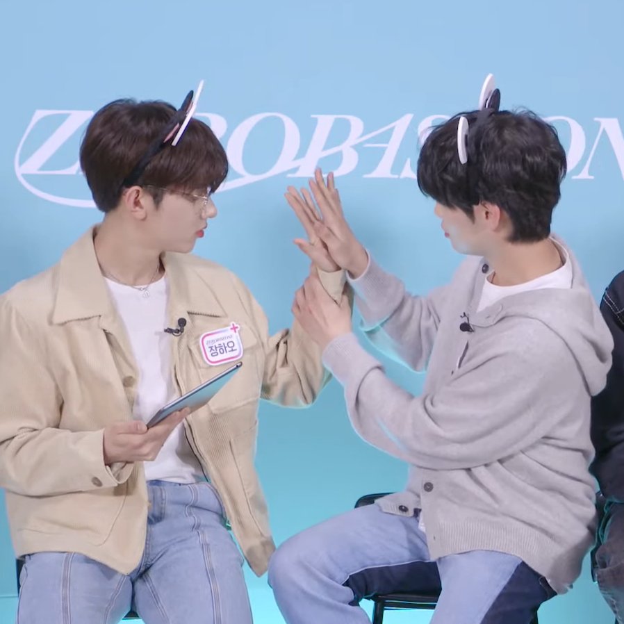luvstaerae's tweet photo. taerae said he is most awk with which members again?? https://t.co/TQrmkmk7vQ