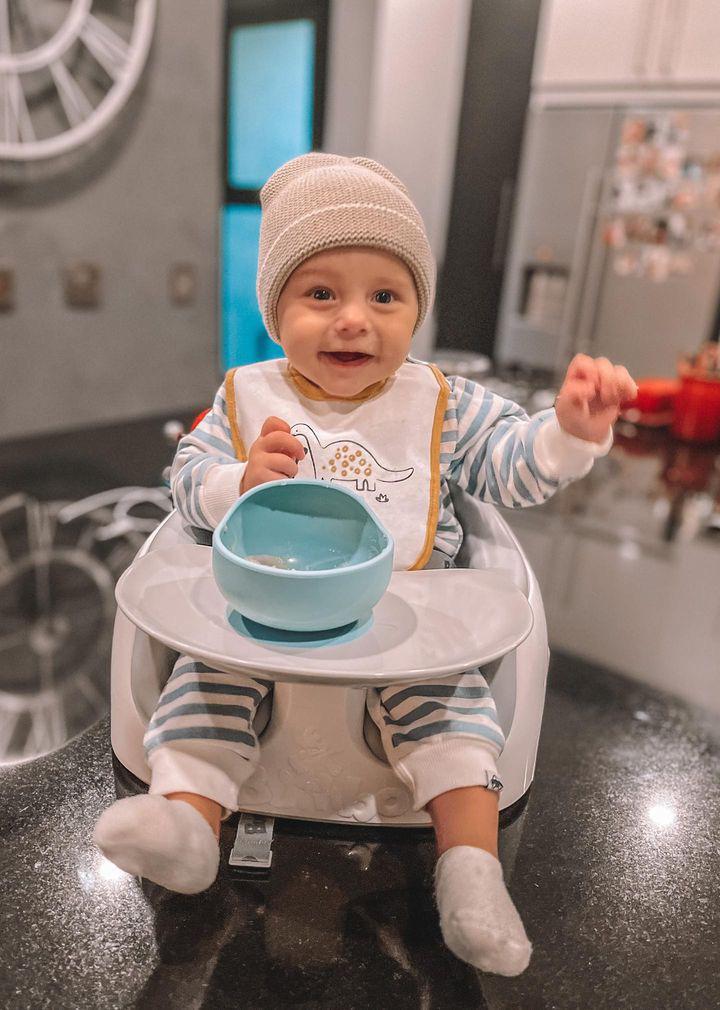 Bumbo_Official's tweet photo. What a cute little guy, loving life in his Bumbo multi seat ๐ Thanks for sharing this beautiful moment with us @leestrydomsa ๐ค
#bumbo #bumboseat #bumbofamily #bumbosouthafrica #babyseat #feedingtime #babygram #babyboy #parentlife #momstagram #babyshower #babyproducts https://t.co/rM6HZDOkef