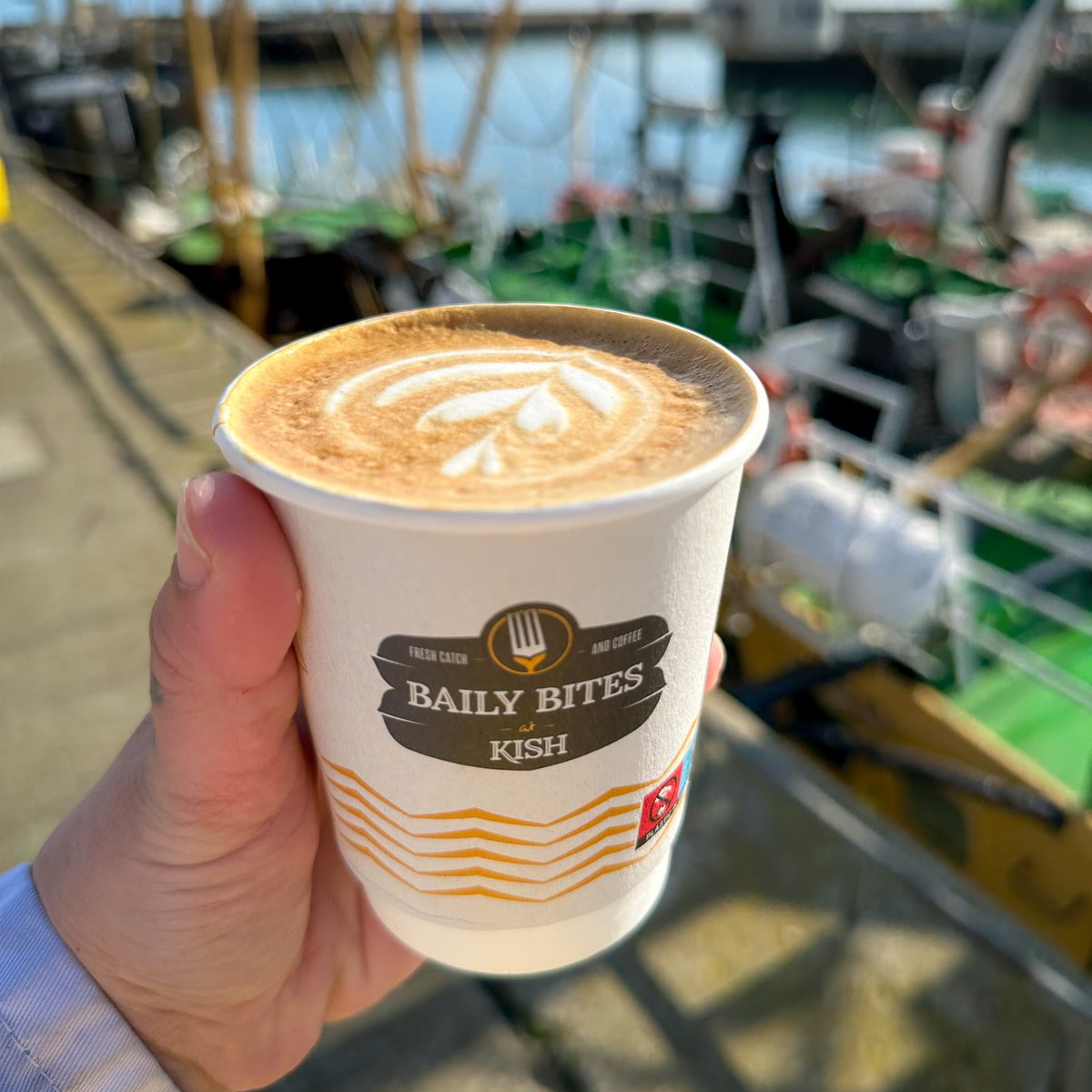 Extra energy to start your Thursday?
Stop by and grab your coffee 😎☕️

We have different coffee and pastries options waiting for you!

We're open 10am - 5pm

#coffee #hookedoncoffe #bailybites #howthpier #howthcliffwalk #seaside #howthharbour #Dublin #Ireland #barristacoffee