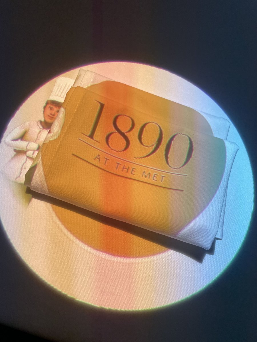 Looking to try somewhere different for that special occasion? Look no further than ⁦<a href="/LePetitChef__/">Le Petit Chef</a>⁩ at ⁦@BrightonMet⁩. We had a fantastic evening there last month! An entertaining story about the little chef along with delectable food 😋 #taxis #brighton #hove