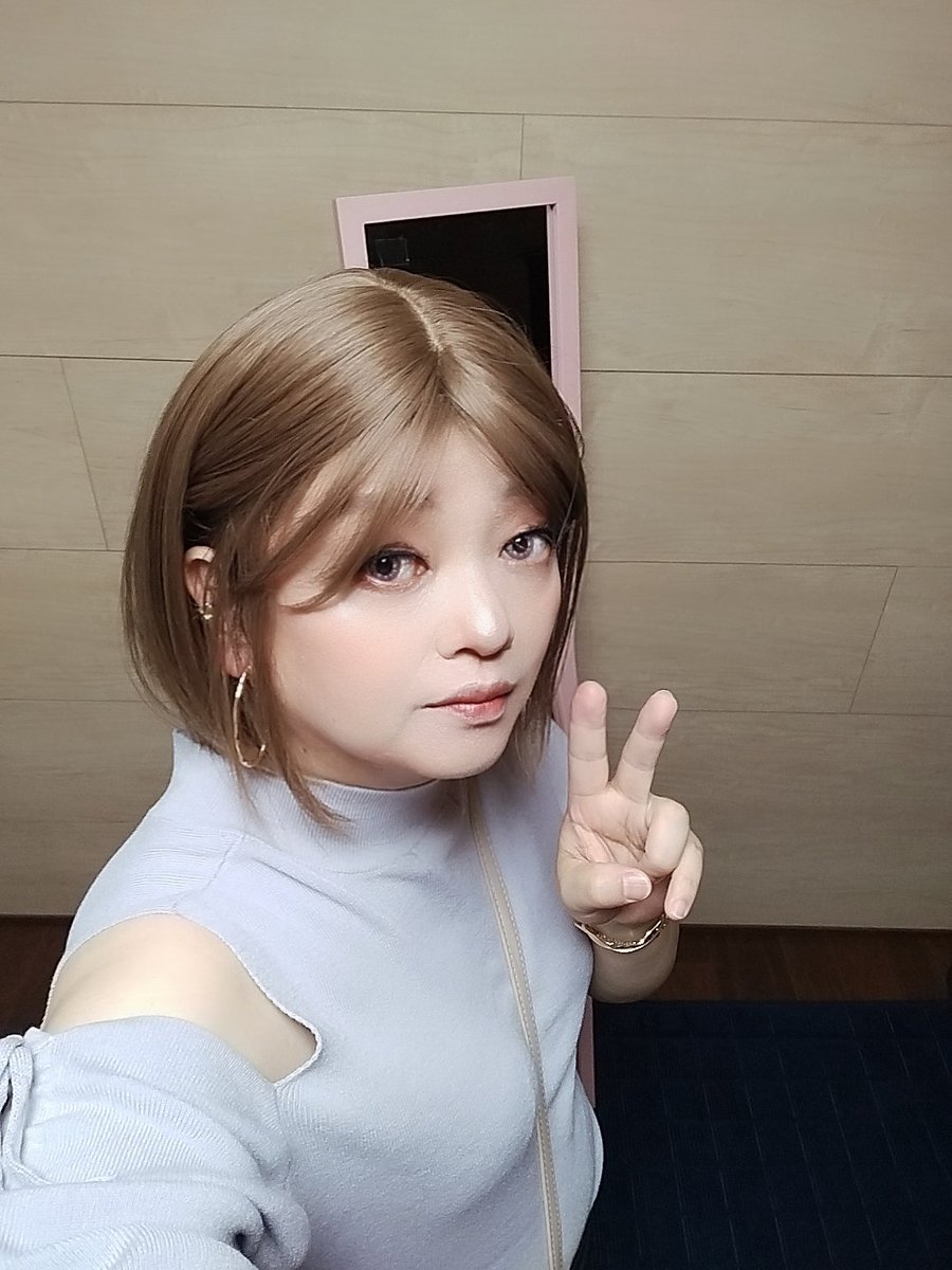 RikoAyatsuji's tweet photo. studio404 @studio4045 さんなうー🥰🥰
普通の日のはずなのに初め会った人らで突然その場でセッションとかエモすぎー((o(´∀`)o))ワクワク
適当に合わすとかなにー😆😆
#studio404 #女装 https://t.co/b9UeKVYV0a