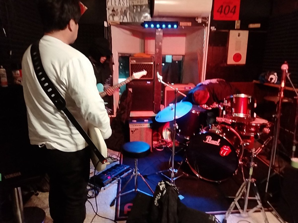 RikoAyatsuji's tweet photo. studio404 @studio4045 さんなうー🥰🥰
普通の日のはずなのに初め会った人らで突然その場でセッションとかエモすぎー((o(´∀`)o))ワクワク
適当に合わすとかなにー😆😆
#studio404 #女装 https://t.co/b9UeKVYV0a