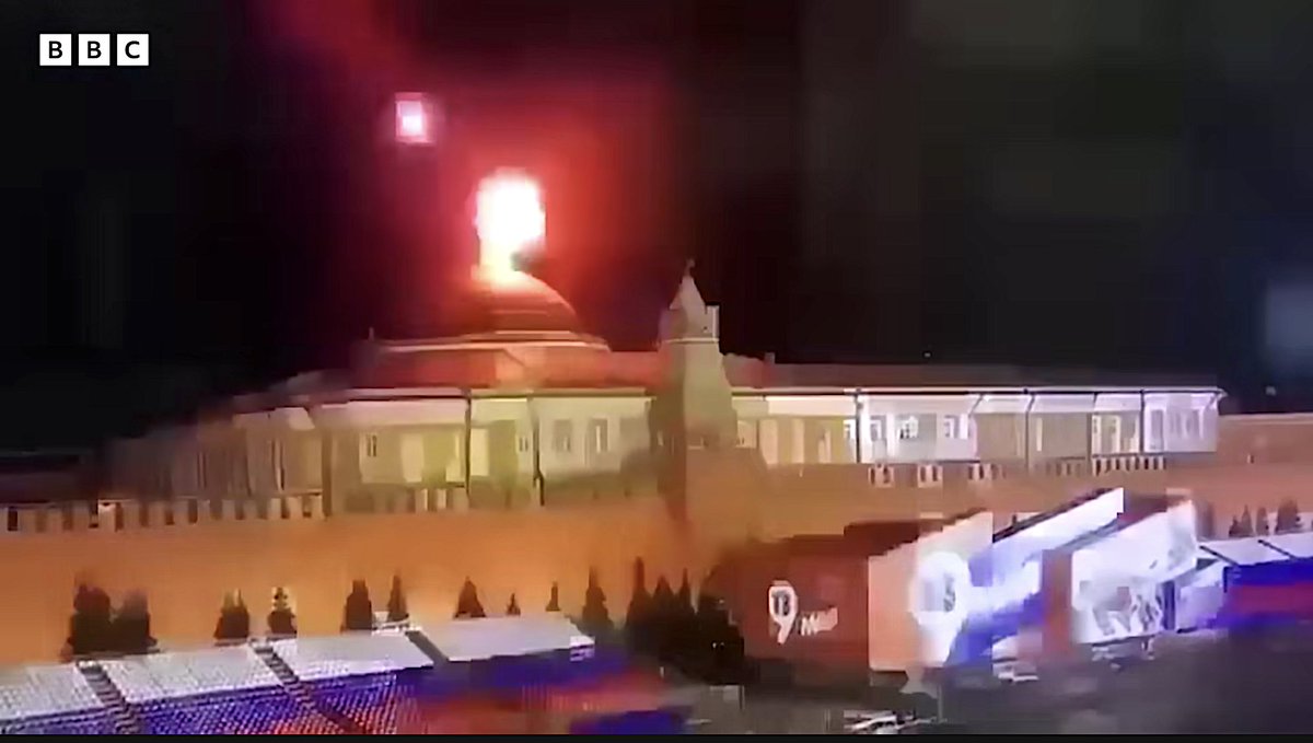 PJWeber's tweet photo. Why on earth would Russia accuse Ukraine of a humiliating drone attack on the Kremlin? Well, I've rounded up 3 theories @TheWeek
https://t.co/g5kOSb2H8n https://t.co/wT2wQhqeon