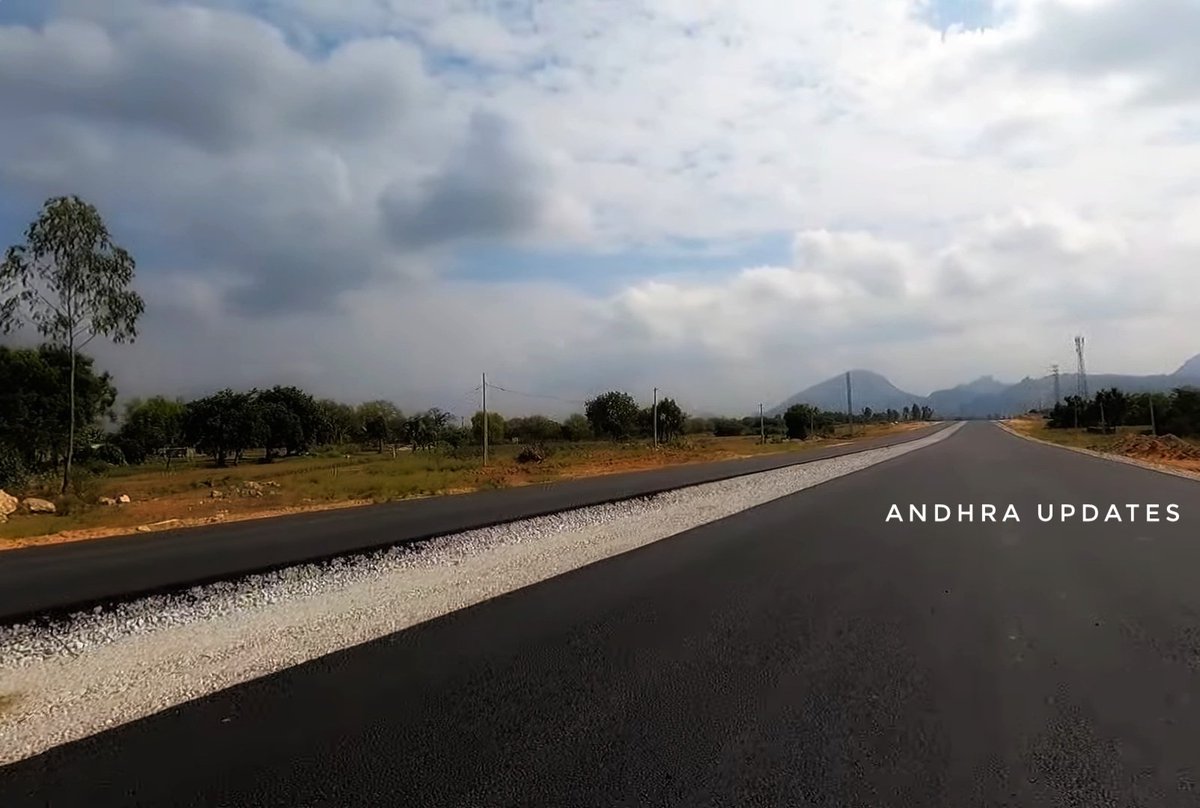 APInfraUpdates's tweet photo. 🔸The #Madanapalle-#Tirupati 4-lane National Highway construction work is progressing at a fast pace

🔹The construction of this #NH71 will take place from #Madanapalle to #Tirupati via #Valmikipuram, #Kalikiri, #Peeleru

#AndhraPradesh 
#AndhraRoads 
#APHighways
#Chittor
#AP https://t.co/btGMISsTQU