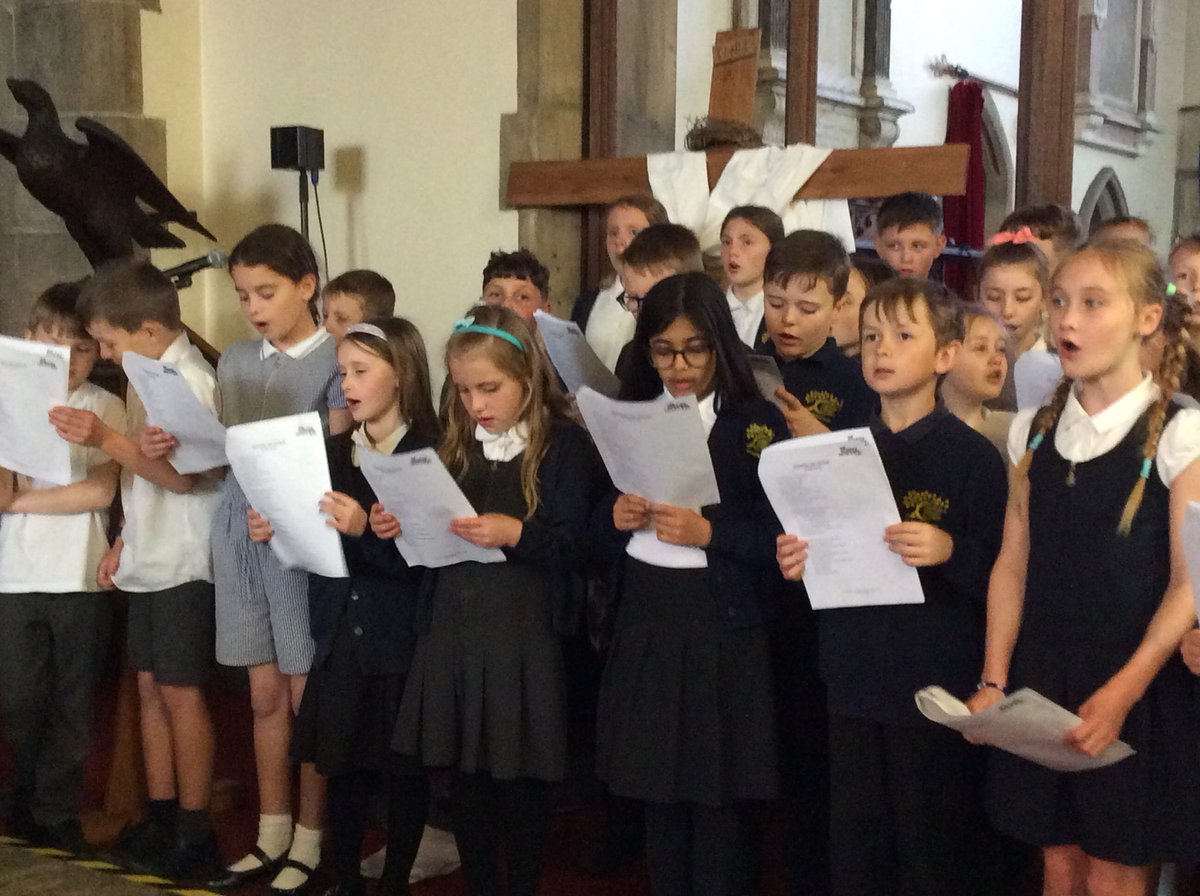 CamblesSchool's tweet photo. Key stage 2 enjoyed exploring the church yesterday and performing our coronation songs to the younger children #CamblesforthHistory #CamblesforthRE #CamblesforthMusic #coronation https://t.co/SdbqM2j6Cz
