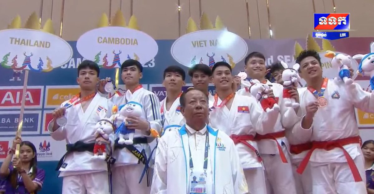 #32ndSEAGames 
Ju-jitsu Men's Duo 

Gold 🇰🇭 CAM
Kongmona Mithora &
Touch Pikada 

- Silver 🇹🇭 THA
Nawin Kokaew & Panuwat Deeyatam 

-Bronze🇵🇭 PHI
Jan HA Gatdula Navarro & Karl DA Gatdula Navarro

-Bronze 🇻🇳 VIE
Dinh Khai Mã & Kẻ Duong Trịnh

#Cambodia2023 #SEAGames2023