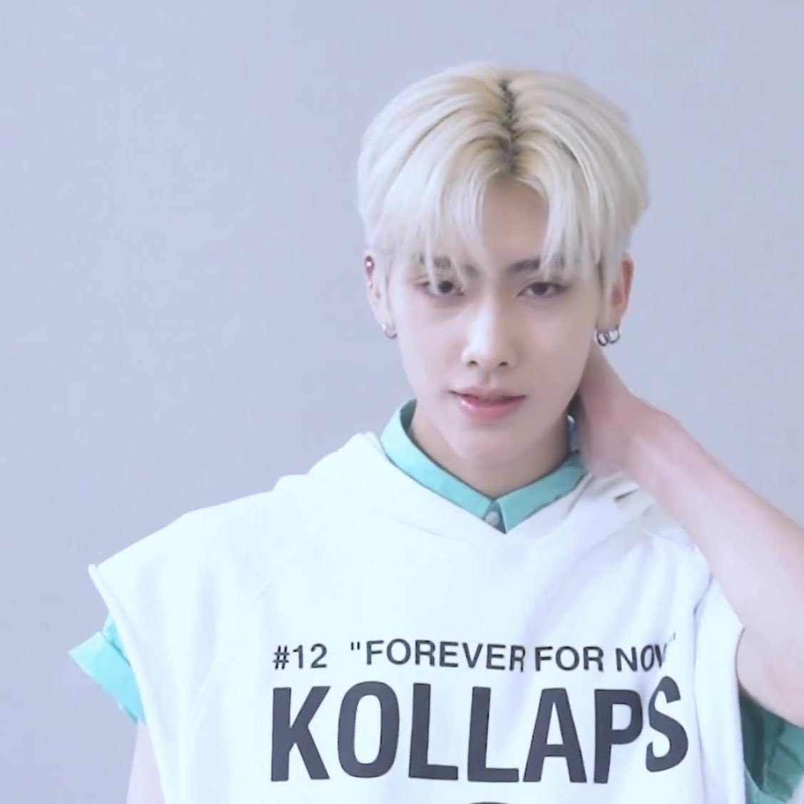 EB0YRICKY's tweet photo. ricky's visual card https://t.co/glw8WQQMbJ