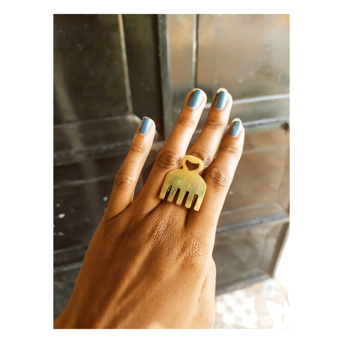 AyanaCrea's tweet photo. Hello #TgTwittos 
Un bail 
Une sélection de nos bagues en bronze pour vous disponibles sur le +228 90 43 56 63 https://t.co/JJdrwUMm7C