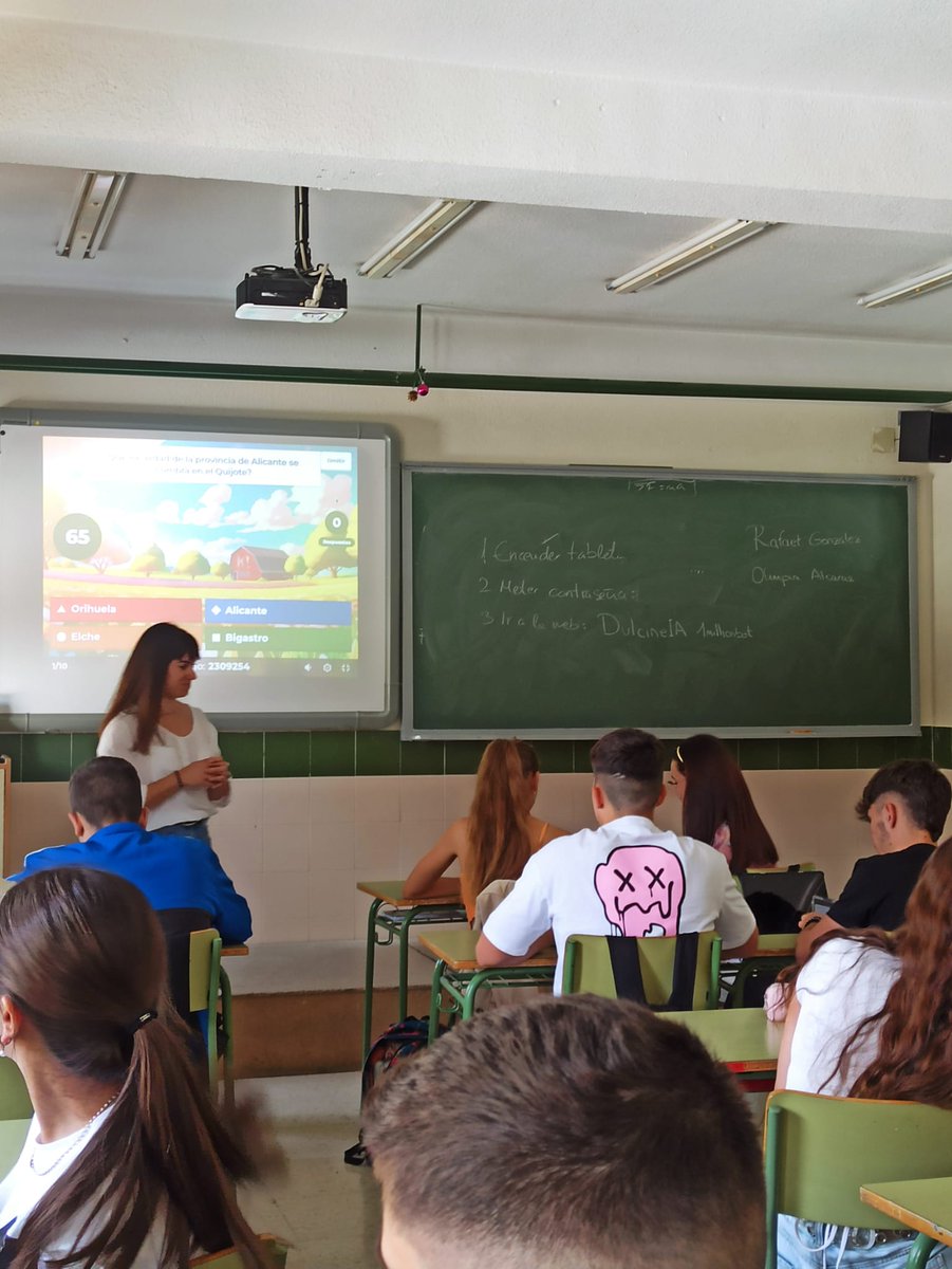 1_millionbot's tweet photo. 🤖📷 ¡Día emocionante en
@iesgabrielmiro!  El equipo #1MillionBot presentaron a los estudiantes el chatbot literario DulcineIA, ¡despertando pasión por el Quijote! La #IA y la cultura se unen para motivar la lectura. Descubre DulcineIA: https://t.co/2QARgzEirL…📚#Educación https://t.co/EW654a2oWL