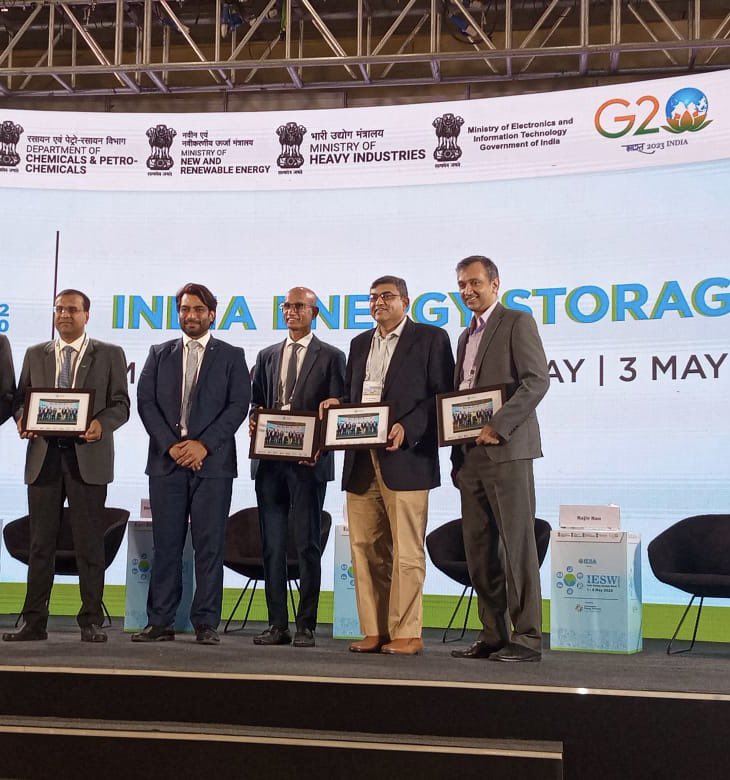 inoxgflgroup's tweet photo. It was a great eye-opener by Rajiv Rao, our Business Head GFCL EV, as he spoke about the future of EVs at IESW2023 to a rapt audience. Here are some glimpses from the event. 
#INOXGFL #GFCLEV #IESW2023 #hydrogen #G20 #EVs https://t.co/UtZx0I00rp
