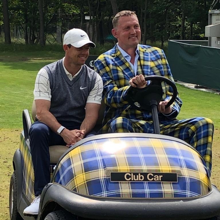Jaynes__World's tweet photo. HAPPY BIRTHDAY 🥳 @McIlroyRory!

THANK YOU 💙 for supporting the late, great #rugby icon Doddie Weir and his @MNDoddie5 Foundation, helping others tackling motor neuron disease.

PLEASE 🙏 continue to support our #MND/#ALS cause and we won't mention your Ice Bucket Challenge...😉 https://t.co/a5PCTLzEP1