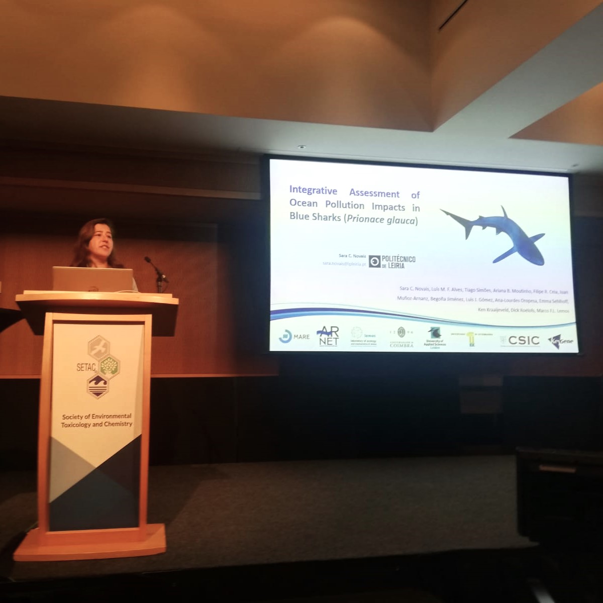 Lemos_lab's tweet photo. | @Lemos_lab at #SETACDublin |

🔎🦈 

Integrative Assessment of Ocean Pollution Impacts in Blue Sharks (Prionace glauca) 

 #BlueSharker project sum up 💪

@MARE_centre @ESTM_IPL @SETAC_world @CSIC #sharks @UnivdeCoimbra @infouex @keygene @HSLeidenNL @SaraNov41511669 #pollution https://t.co/RLAHb5IIm1
