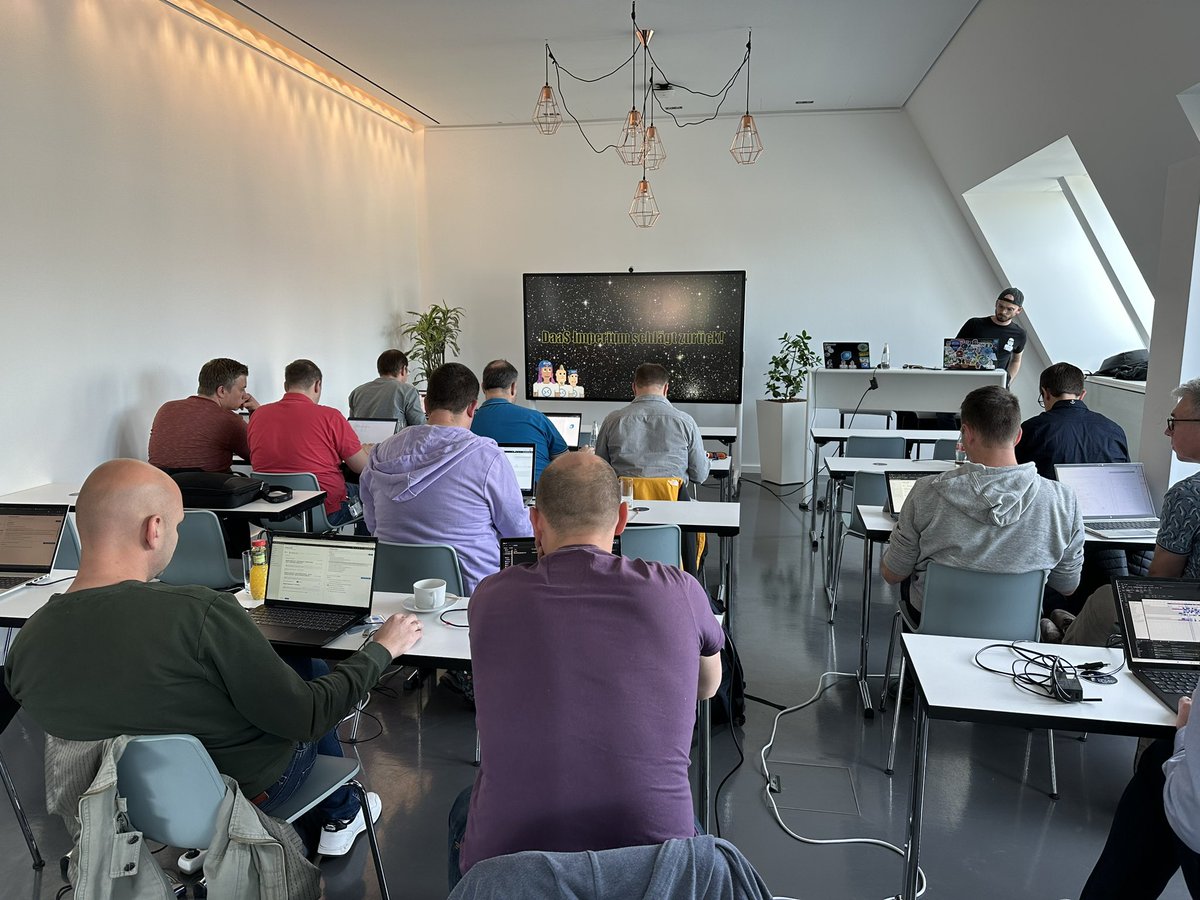 Daniel Weppeler #AVDPunks tweet media