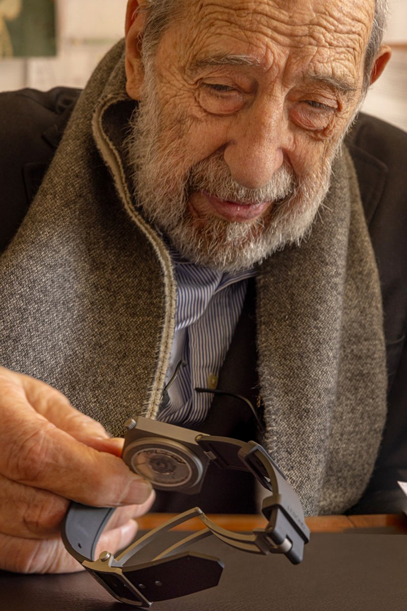 minimalissimo's tweet photo. LEBOND SIZA

At 89 years old, renowned architect Álvaro Siza has unveiled his latest creation; the Lebond Siza mechanical automatic watch.

read → https://t.co/EOqVxXeplY https://t.co/9UdCcHcnqD