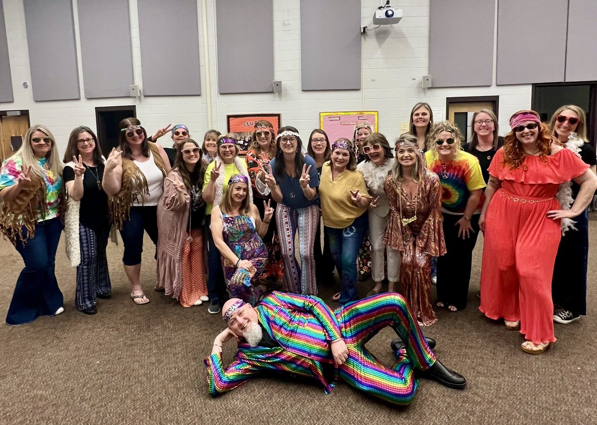 A huge thank you to Ms. Bonsecour, Ms. Ripley, and everyone else who helped to make our Talent Show last night possible. Here is a glimpse of the teacher act that stole the show! <a href="/CobbSchools/">Cobb County Schools</a> <a href="/HTMSCobb/">Hightower Trail MS</a> 

youtu.be/1CrgTWHuYzM