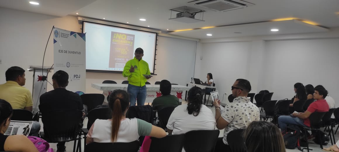 PoliciaNteSder's tweet photo. Realizamos interlocución junto a nuestros líderes juveniles efectuando nuestro despliegue de la actuación y atención policial para poblaciones vulnerables. #ESPOV 
#DiosYPatria 
#EsUnHonorSerPolicía https://t.co/MQFHdFfoxQ