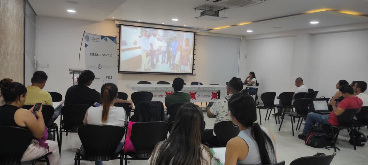 PoliciaNteSder's tweet photo. Realizamos interlocución junto a nuestros líderes juveniles efectuando nuestro despliegue de la actuación y atención policial para poblaciones vulnerables. #ESPOV 
#DiosYPatria 
#EsUnHonorSerPolicía https://t.co/MQFHdFfoxQ
