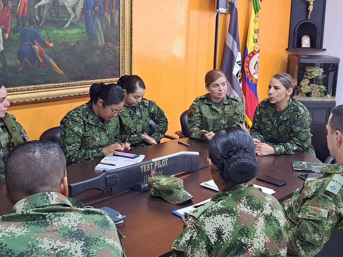 En el departamento de #Santander la Inspección General del Ejército Nacional evaluó los procesos de las unidades, acompañando a los soldados de la #QuintaBrigada, unidad orgánica de @Ejercito_Div2 coadyuvando en todo momento a la mejora continua.

#IntegridadYTransparencia