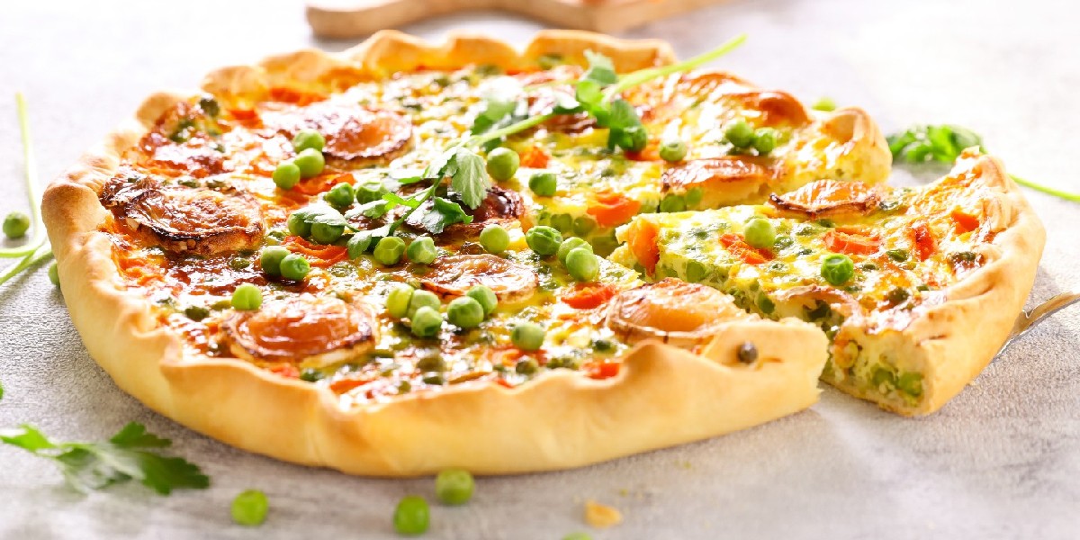 Roll out the red carpet and raise your forks in honour of the Coronation of King Charles III, with our very own version of the Coronation Quiche featuring the humble but sweetest pea, courtesy of Birds Eye. 💚

#ReciPEA #CoronationQuiche