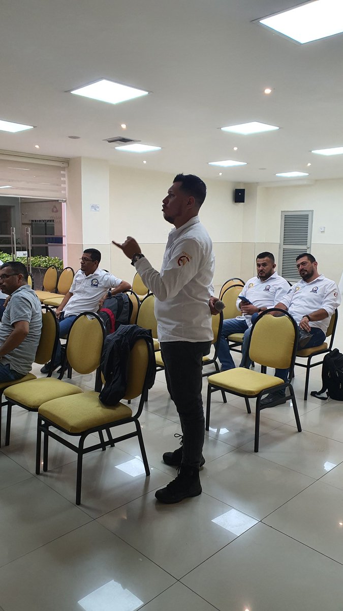 UNSITRASEGNAL's tweet photo. Intervención de nuestros delegados Nacionales exponiendo sus ideas para el mejoramiento de procesos de esta gran familia Sindical @UNSITRASEGNAL https://t.co/IAtJJysDAo