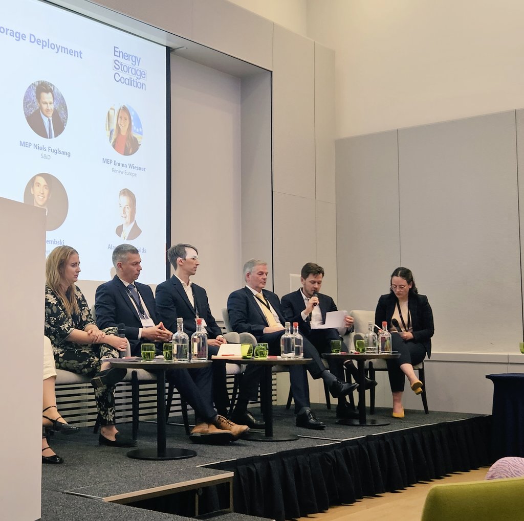 ABClimate's tweet photo. Great to hear MEP @NielsFuglsang reminding the important role of #DistrictHeating to support system #Flexibility & #Storage !
Certainly something for #EMD discussions, and maybe for a future integrated #Heatstrategy ?
#EnergyStorageCoalition https://t.co/Ovz9KeFoXK