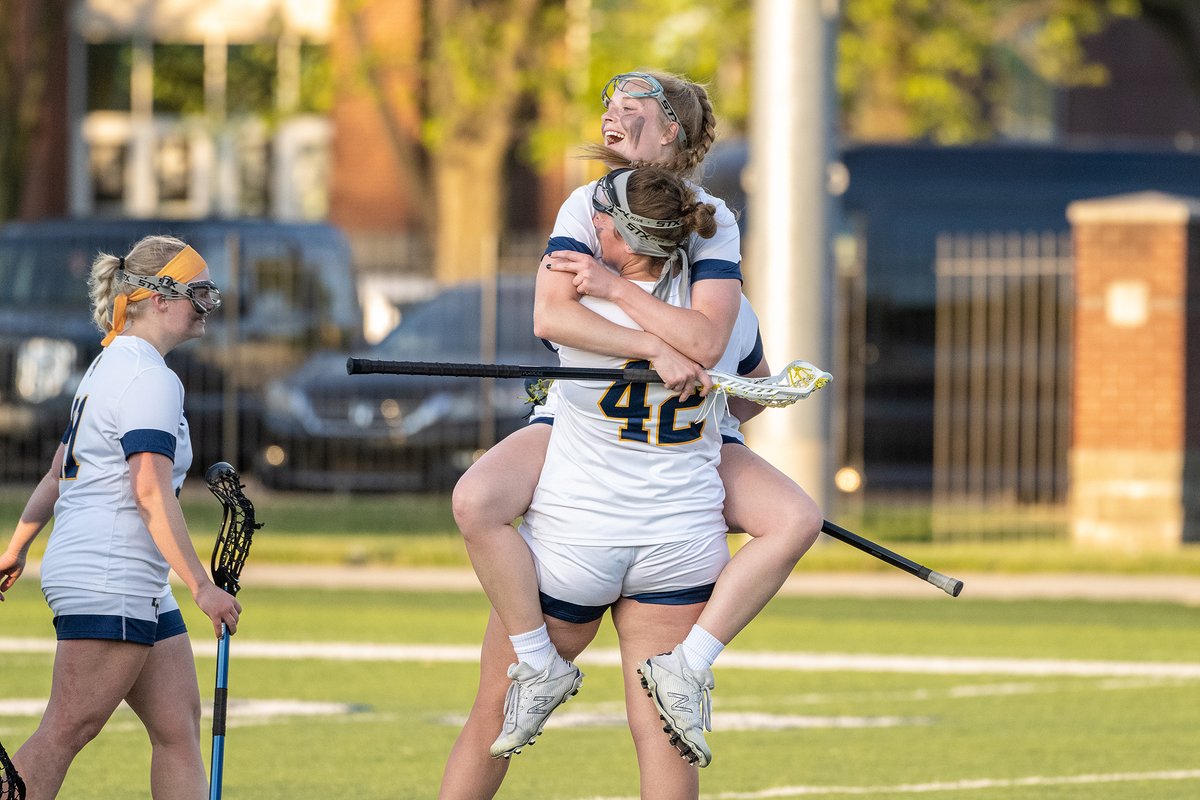 Nothing quite like that first ever post-season win feeling, right <a href="/FCGrizLax/">Franklin College Lacrosse</a>? #TeamGriz #GrizGrit