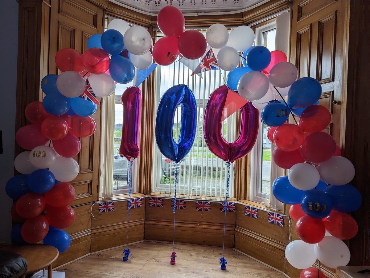 dicksonheather2's tweet photo. Another week, another SAMH party for their 100th year. A special mention to Chief Executive Billy Watson for being a great sport joining in with our Bingo and even giving up the main prize for one of our service users.
#100yearsofSAMH #wewontwait #SAMHtweets #MentalHealth https://t.co/7Itbs4A7J7